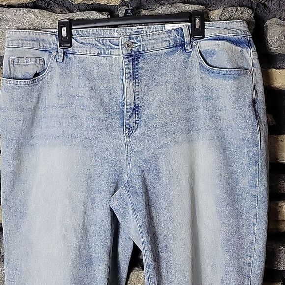 Style & Co. Light Wash Wide Leg Cropped Jeans Size 18 W - Picture 3 of 11